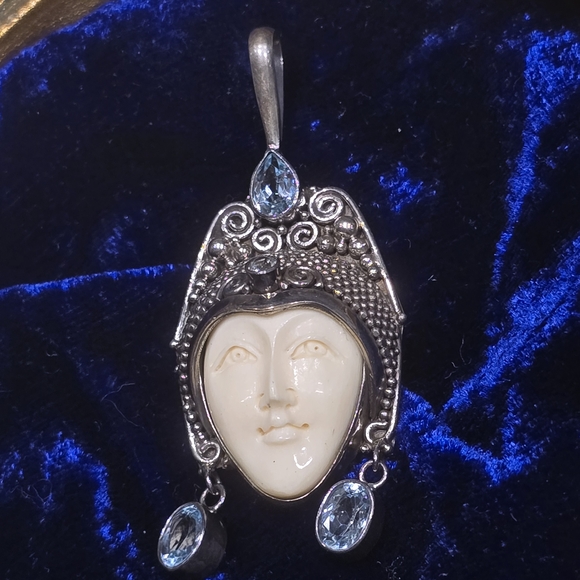 Bali Silver Pendant Necklace with Aquamarine Stones - Picture 3 of 14